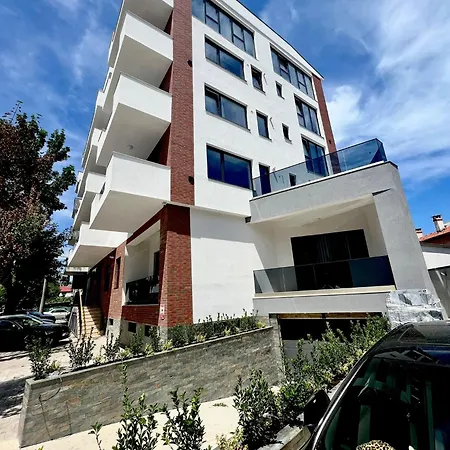 Rezidential -50m Faleza Apartament